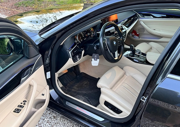 BMW Seria 5 cena 130995 przebieg: 142020, rok produkcji 2018 z Warszawa małe 379
